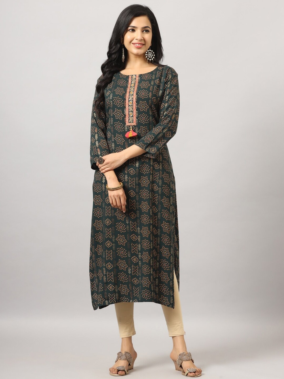 

Amchoor Ethnic Motifs Printed Beads & Stones Kurta, Green