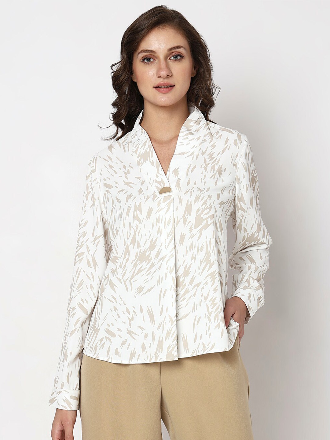 

Vero Moda Abstract Printed V-Neck Cuffed Sleeves Top, White