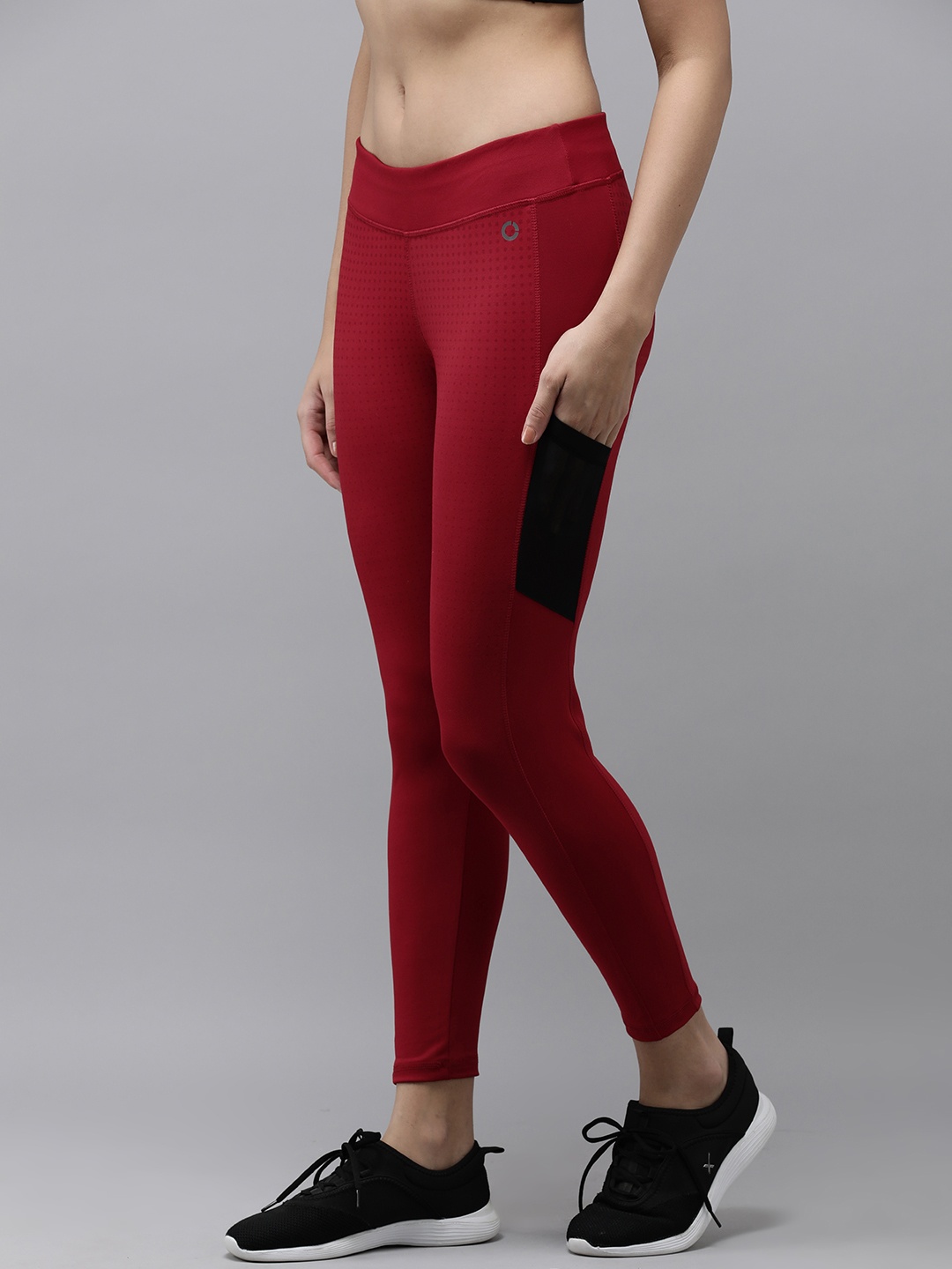 

PROWL by Tiger Shroff Printed Rapid-Dry Training Tights, Maroon