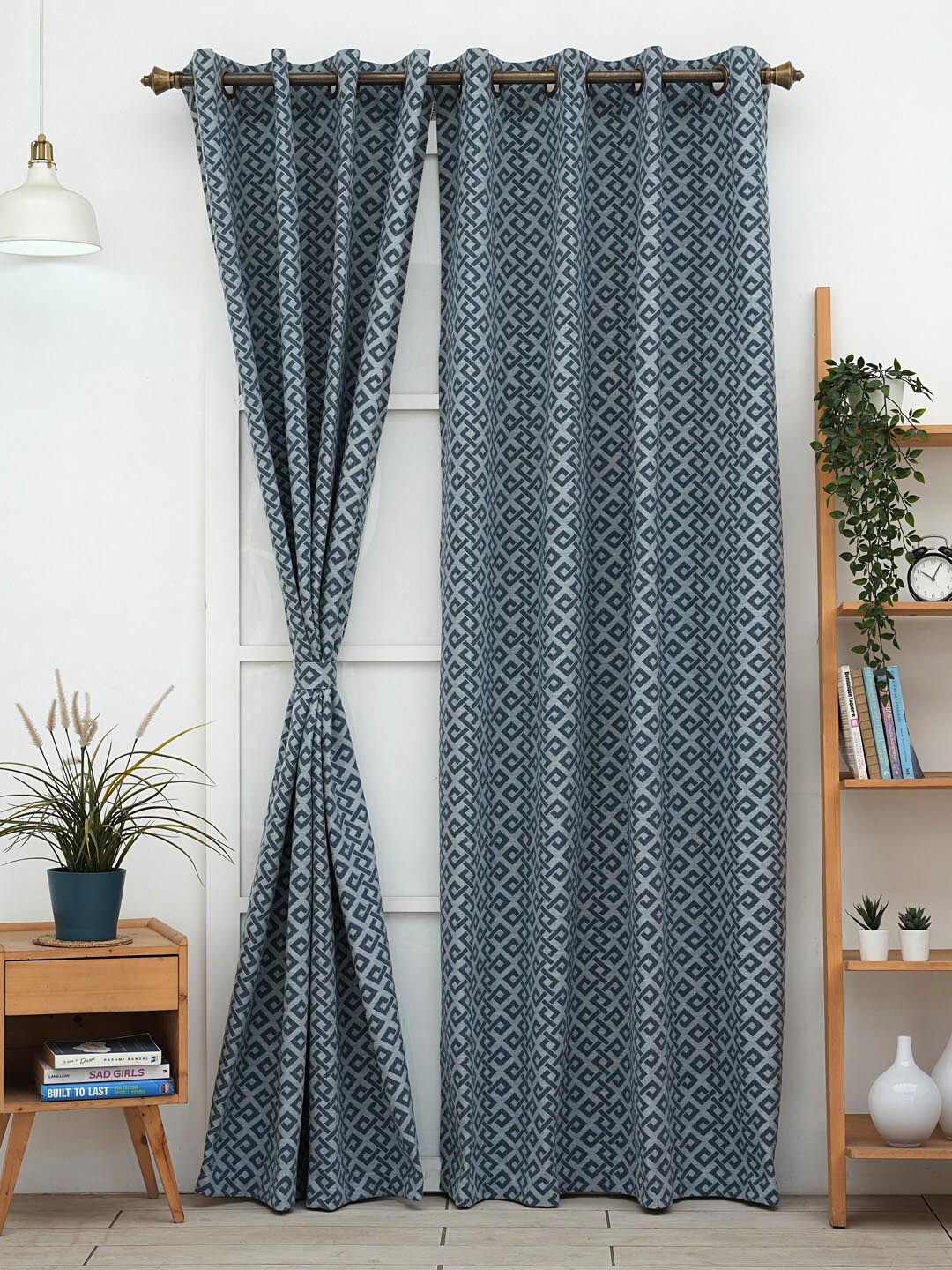 

Ariana Navy Blue 1 Piece Geometric Room Darkening Door Curtain