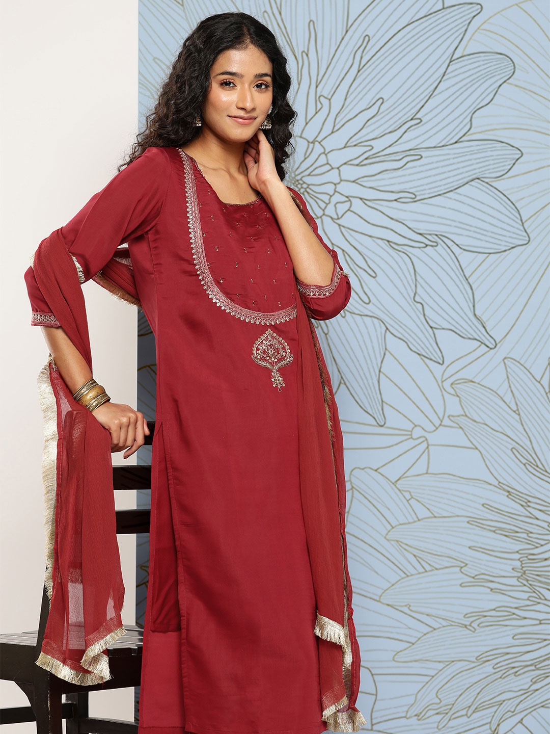 

Varanga Ethnic Motifs Embroidered Regular Kurta with Trousers & With Dupatta, Red