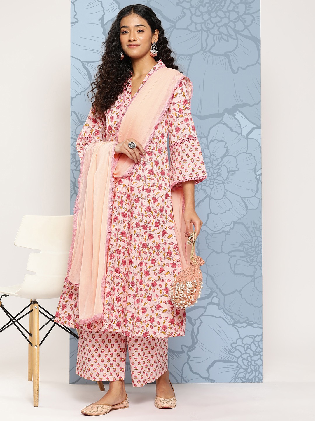 

Varanga Women Floral Printed Regular Pure Cotton Kurta with Trousers & With Dupatta, Pink
