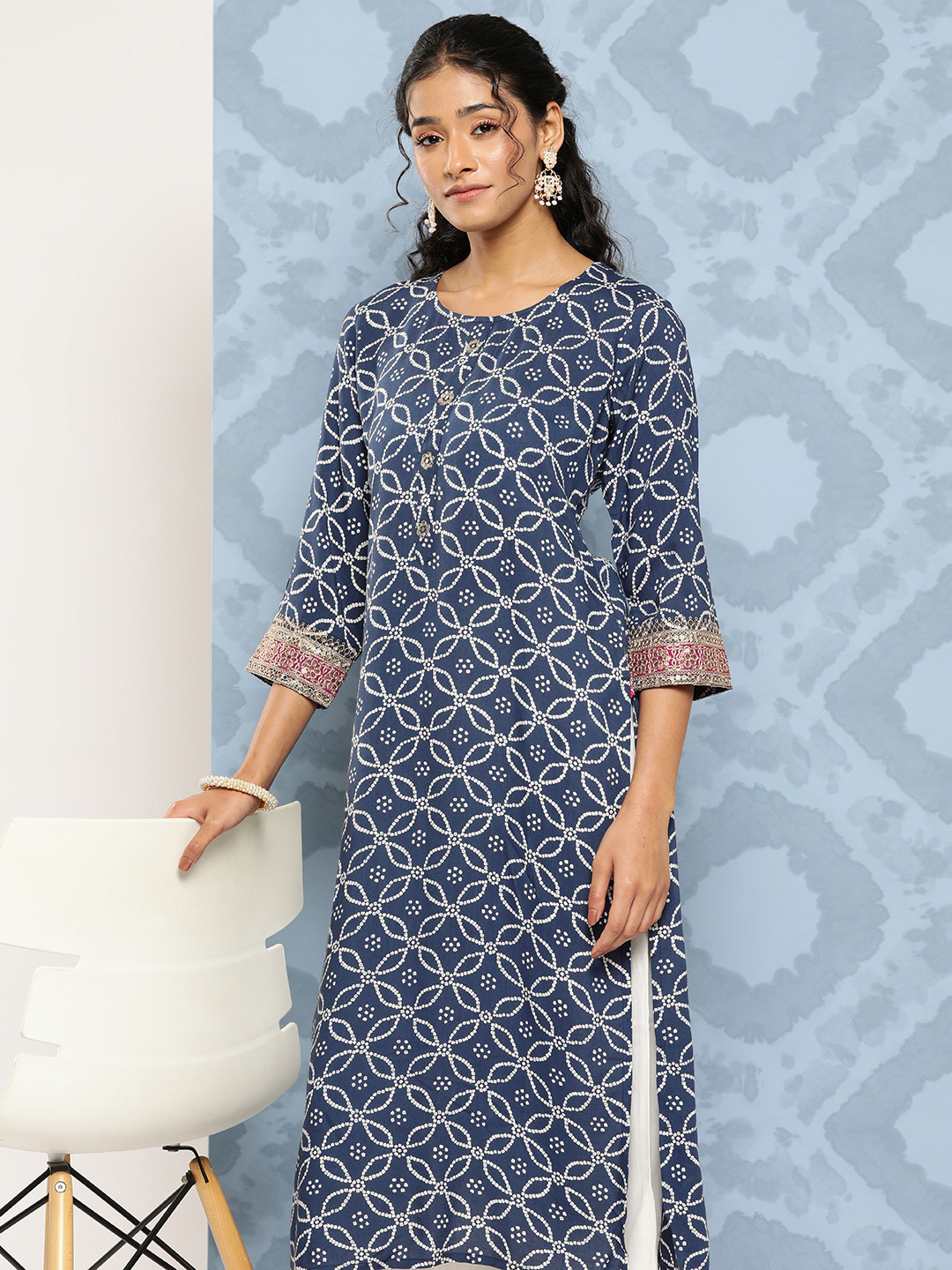 

Varanga Women Bandhani Printed Indigo Kurta, Blue