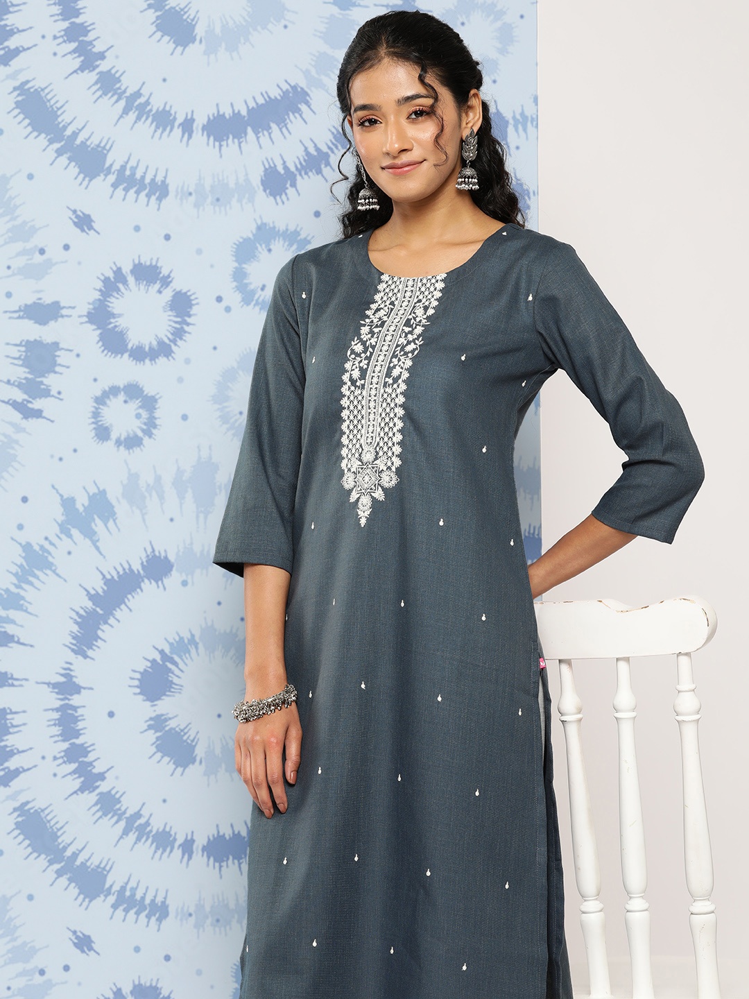 

Varanga Women Embroidered Thread Work Floral Kurta, Grey