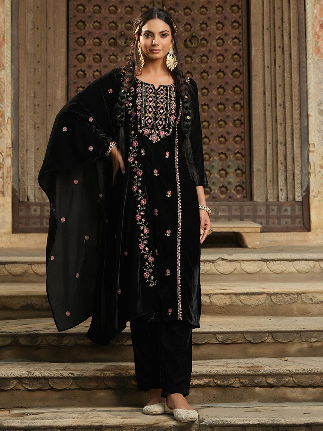 

SCAKHI Floral Embroidered Notched Neck Velvet Kurta With Trousers & Dupatta, Black