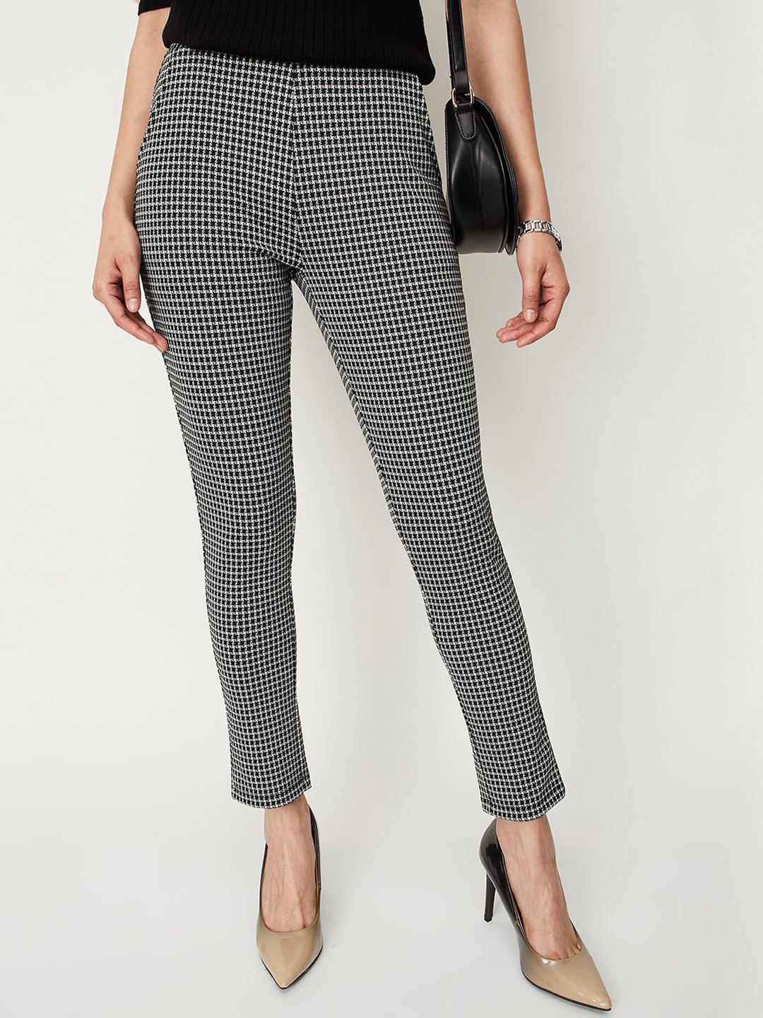 

max Women Geometric Printed Mid-Rise Cigarette Trousers, White