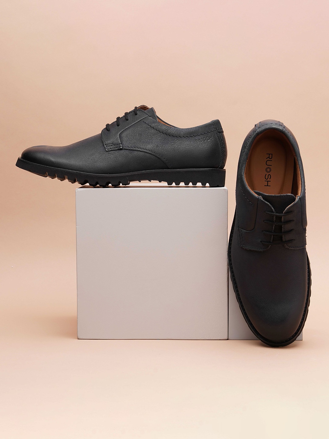

Ruosh Men Textured Leather Derbys, Navy blue