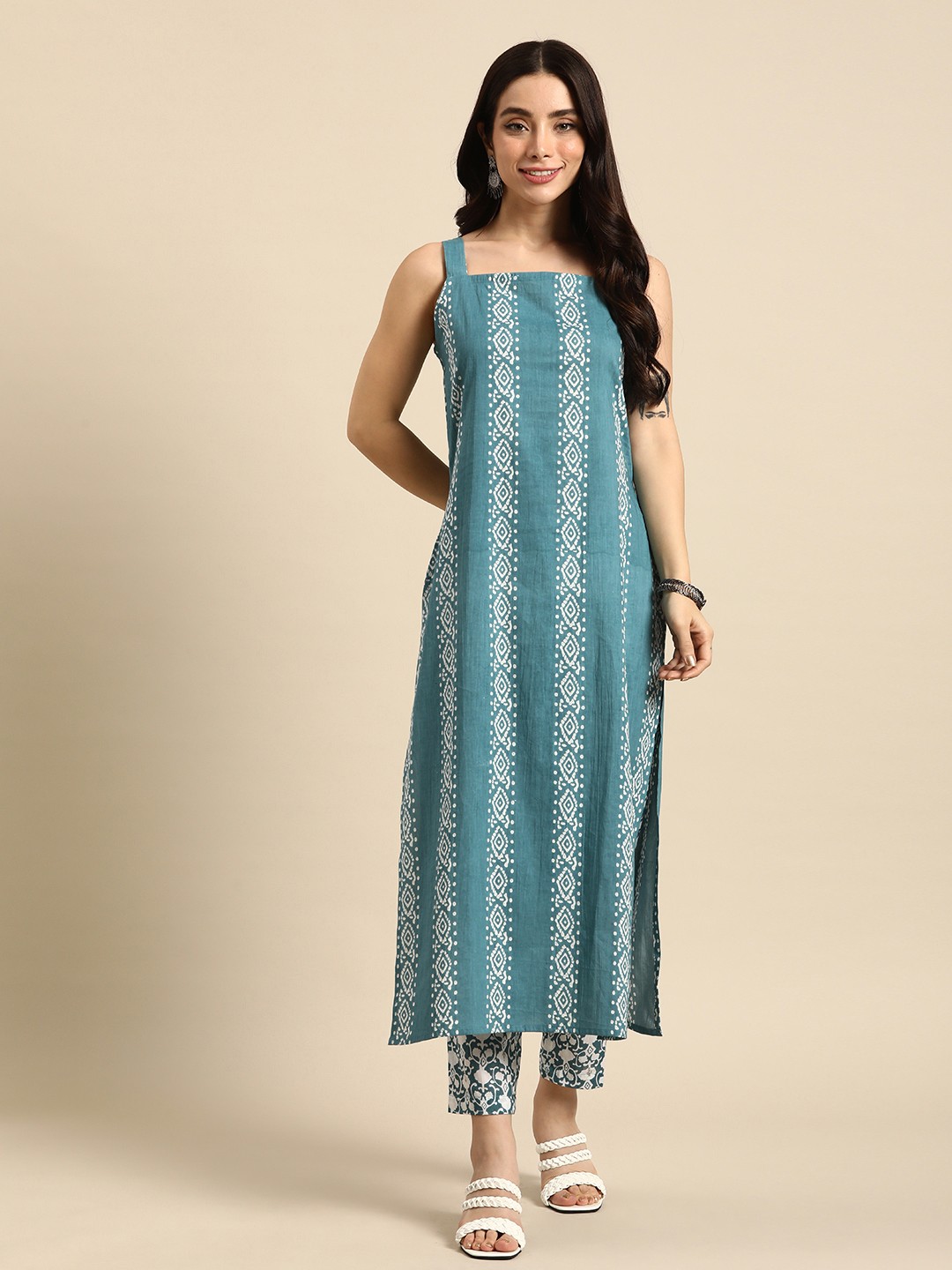 

Anouk Women Ethnic Motifs Printed Regular Pure Cotton Kurta with Trousers, Turquoise blue