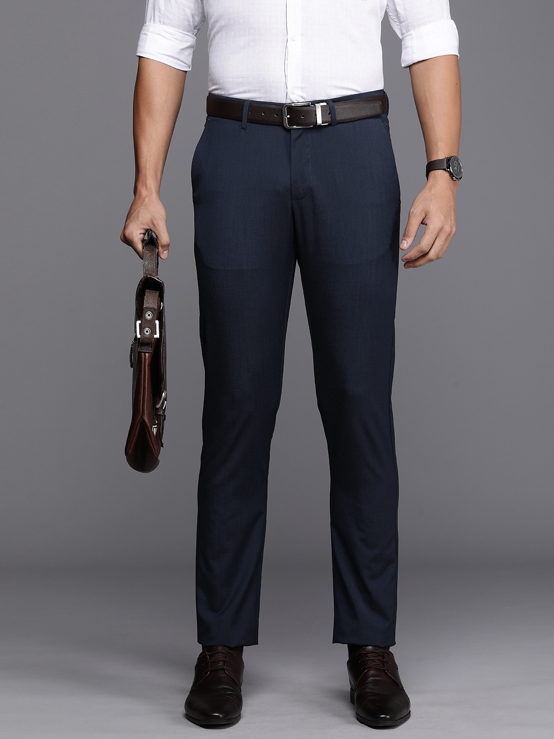 

Allen Solly Men Slim Fit Trousers, Navy blue