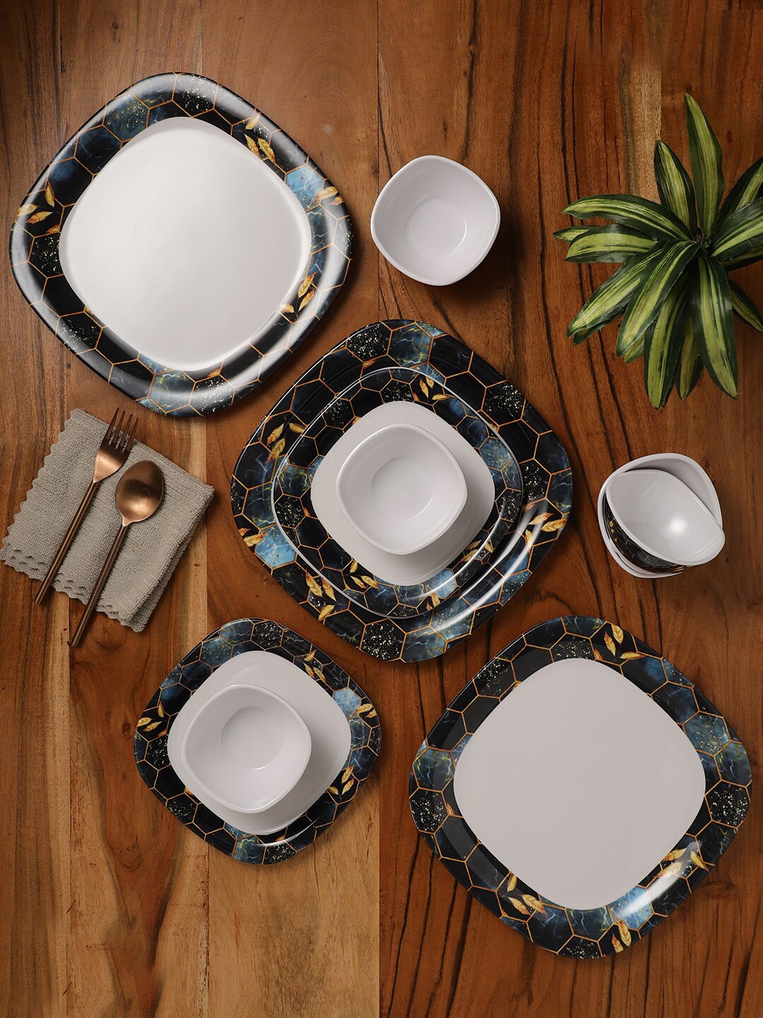 

CDI 18 Pieces White & Black Printed Melamine Glossy Dinner Set