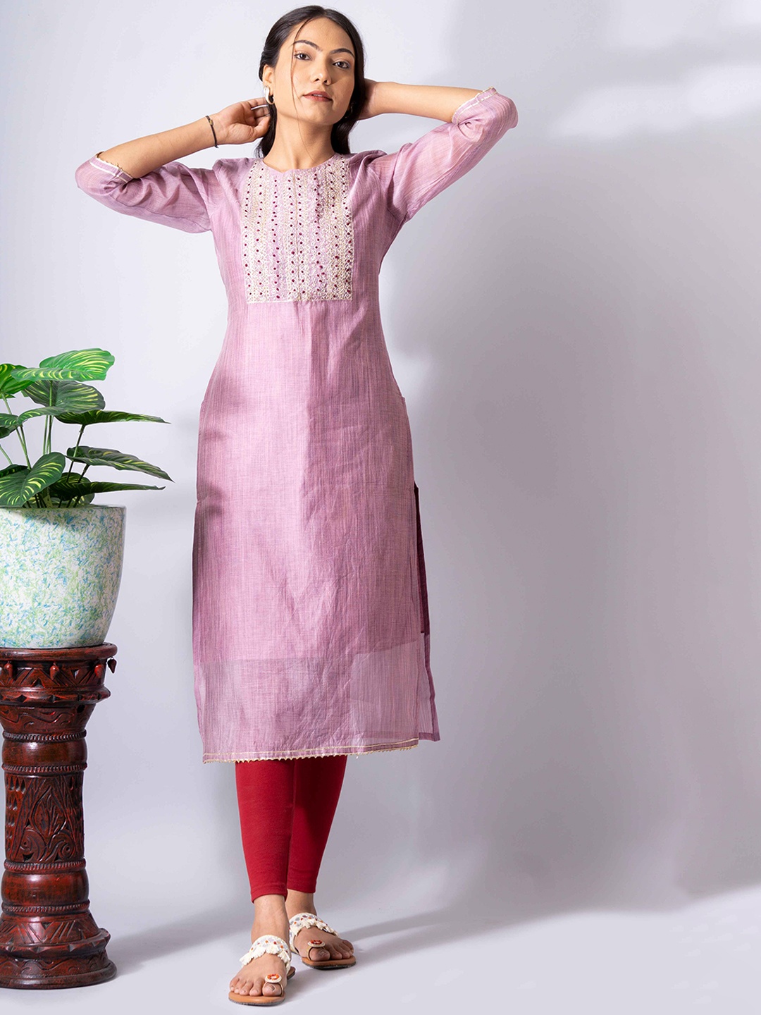 

NAYRA Floral Yoke Design Thread Work Silk Kurta, Lavender