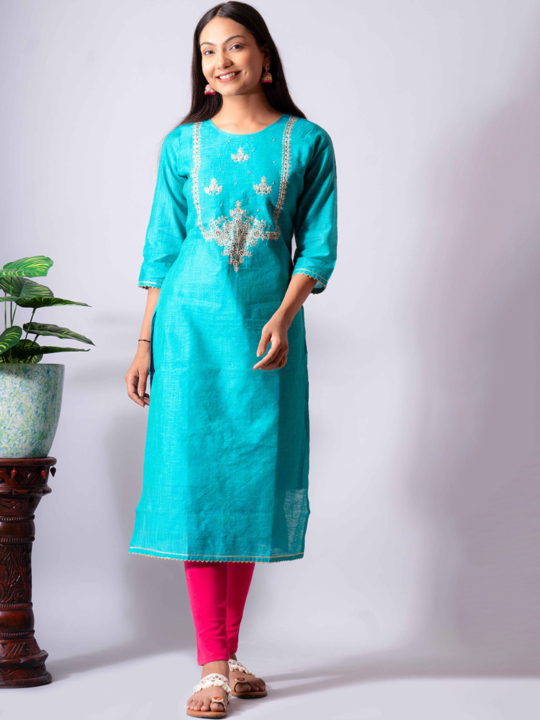

NAYRA Floral Yoke Design Thread Work Silk Kurta, Blue