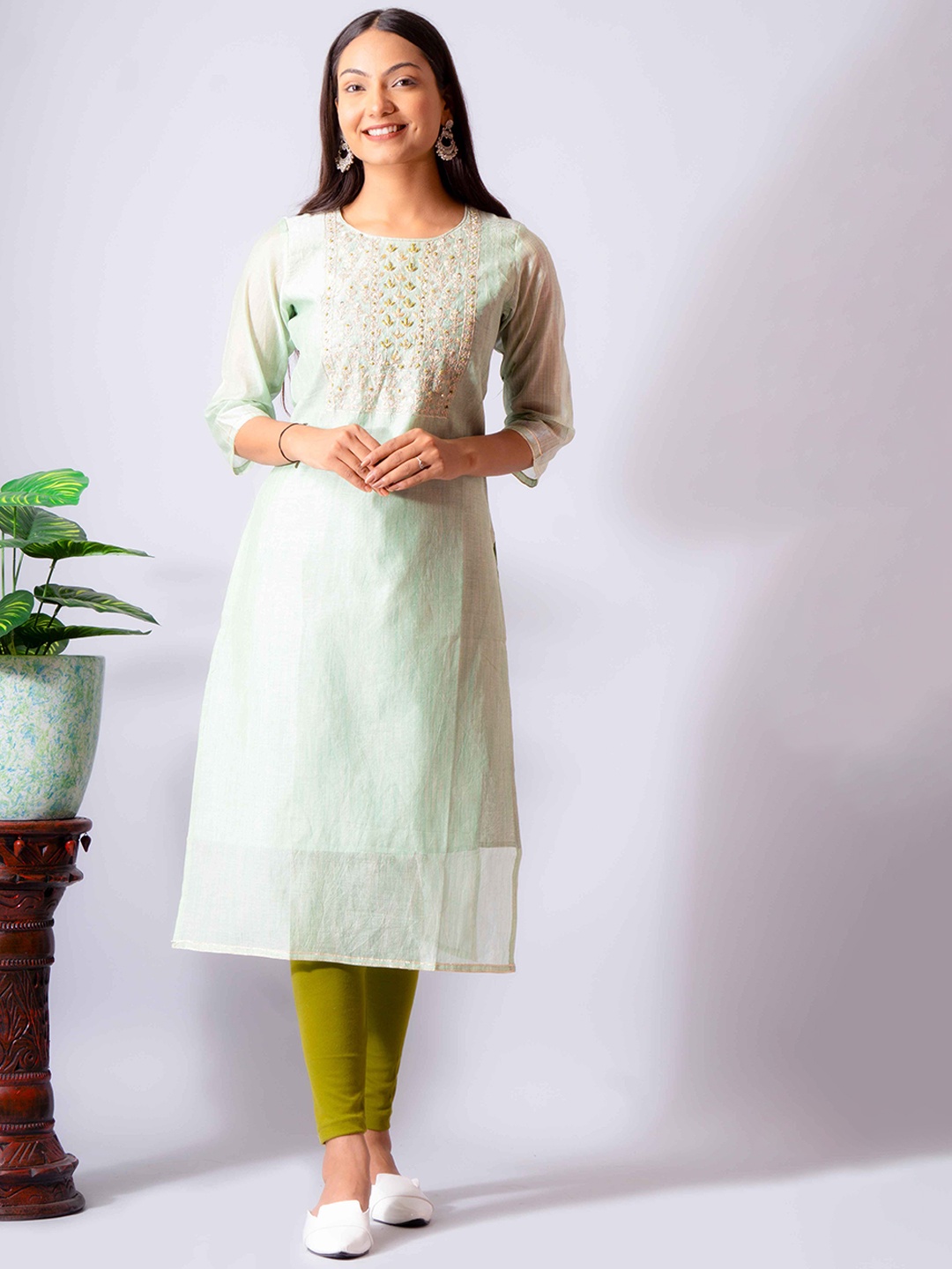

NAYRA Floral Yoke Design Thread Work Silk Kurta, Green