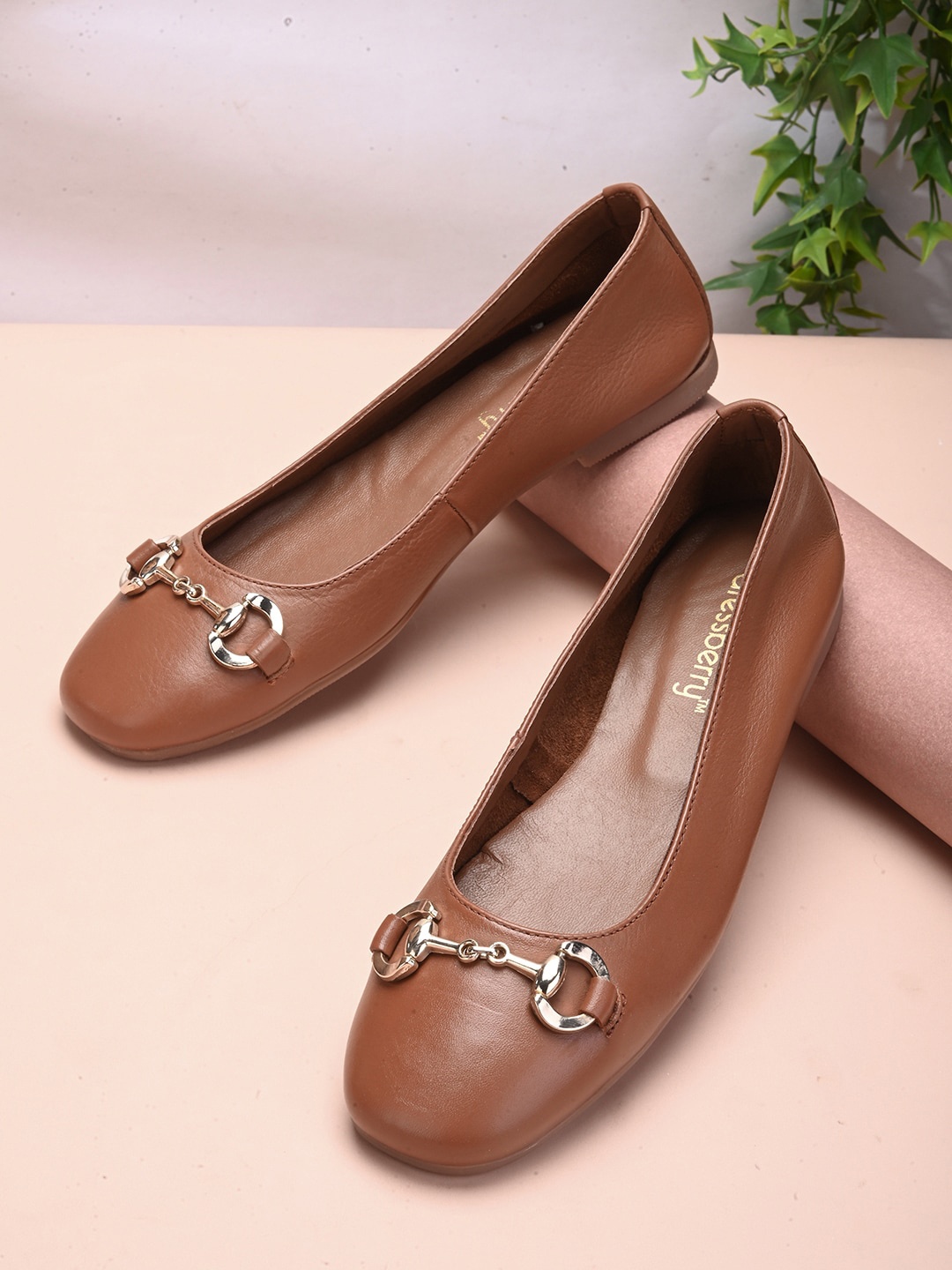 

DressBerry Tan Brown And Gold-Toned Buckle Embellished Ballerinas