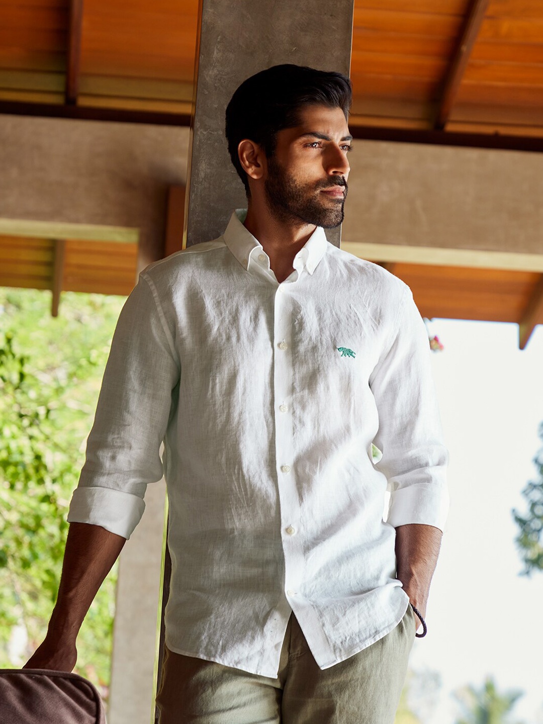 

Andamen Comfort Spread Collar Linen Casual Shirt, White