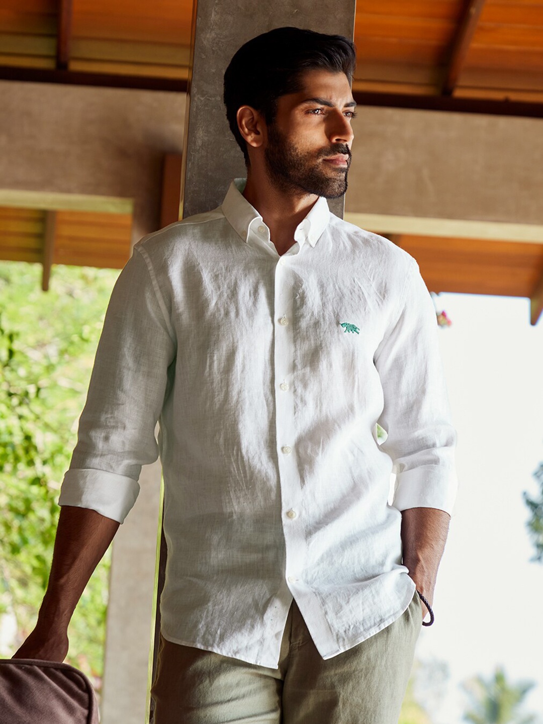 

Andamen Comfort Spread Collar Linen Casual Shirt, White