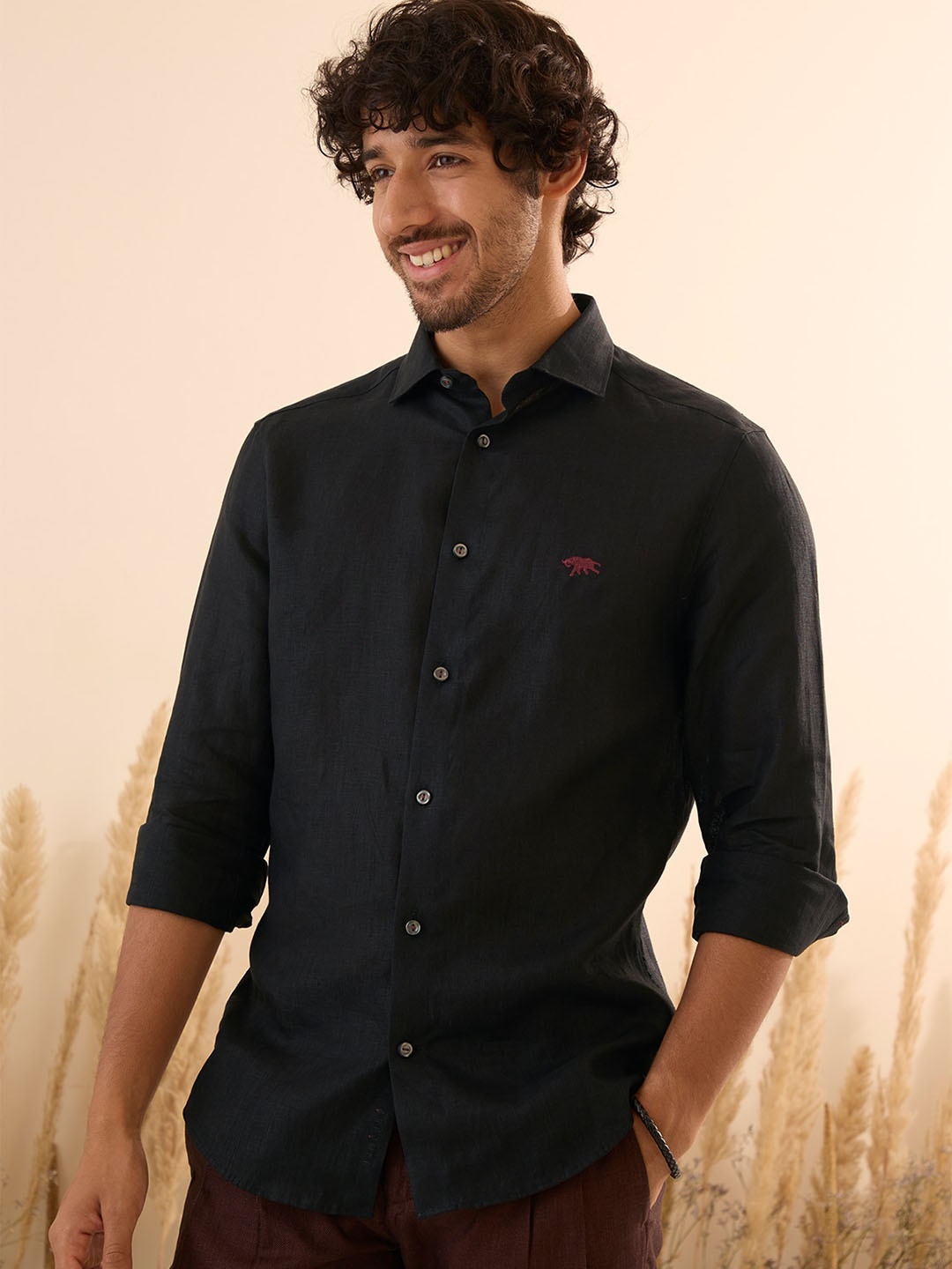 

Andamen Comfort Spread Collar Linen Casual Shirt, Black