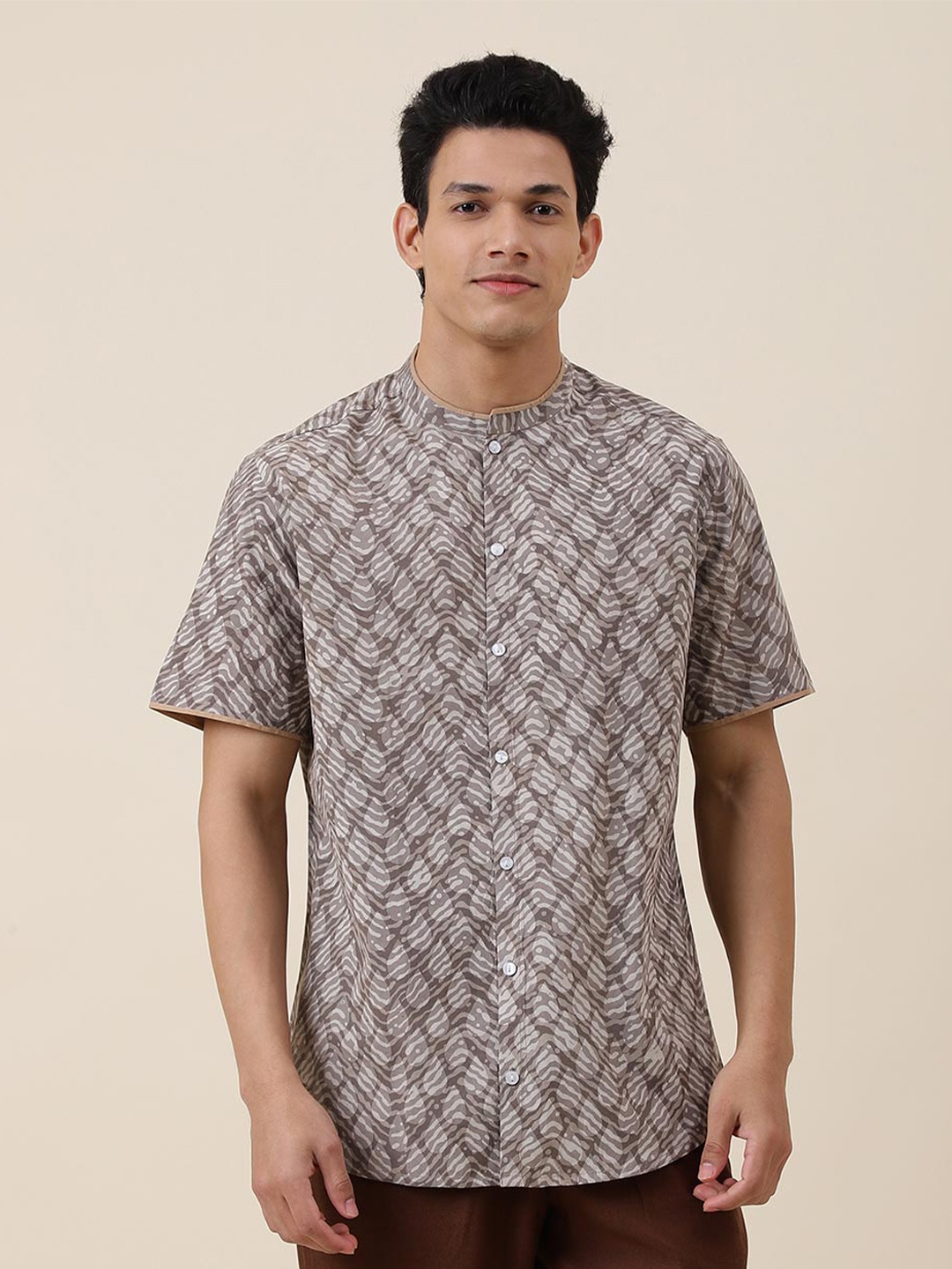 

Fabindia Abstract Printed Slim Fit Cotton Casual Shirt, Brown