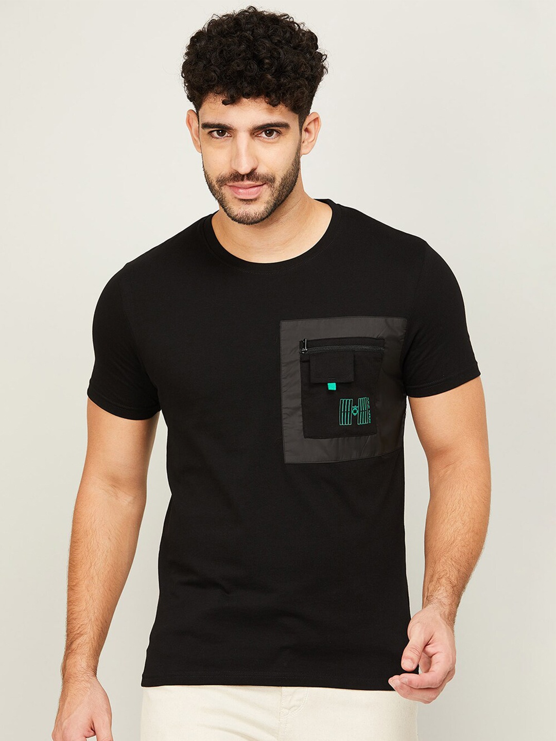 

Bossini Round Neck Pocket Detailing Cotton Slim Fit T-shirt, Black