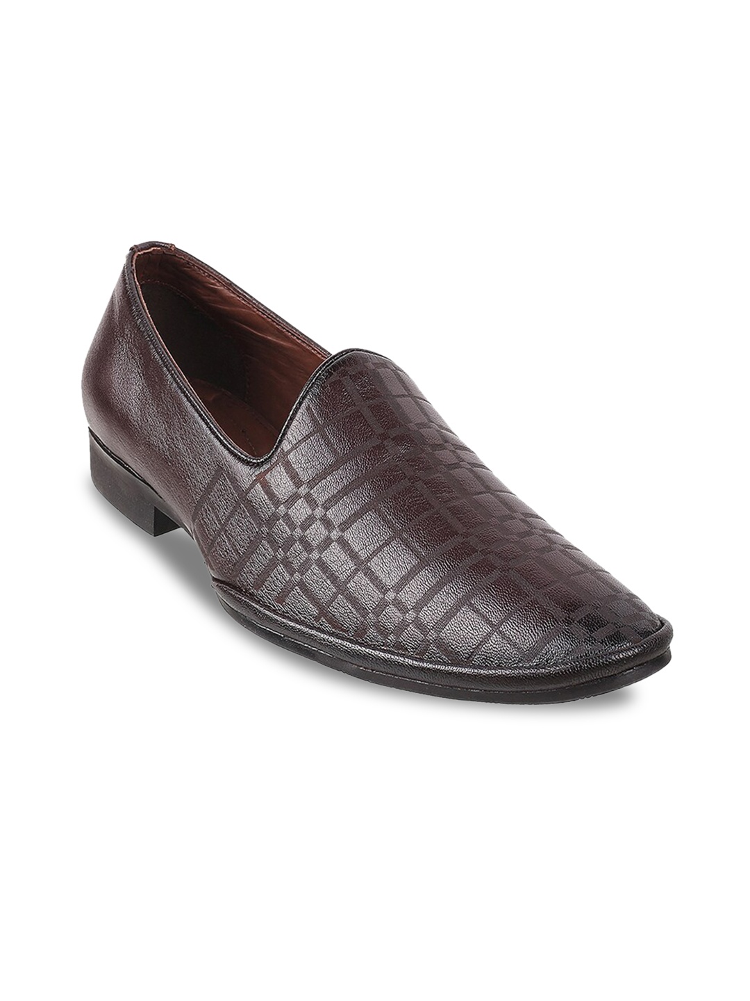 

Metro Men Textured Leather Mojaris, Maroon