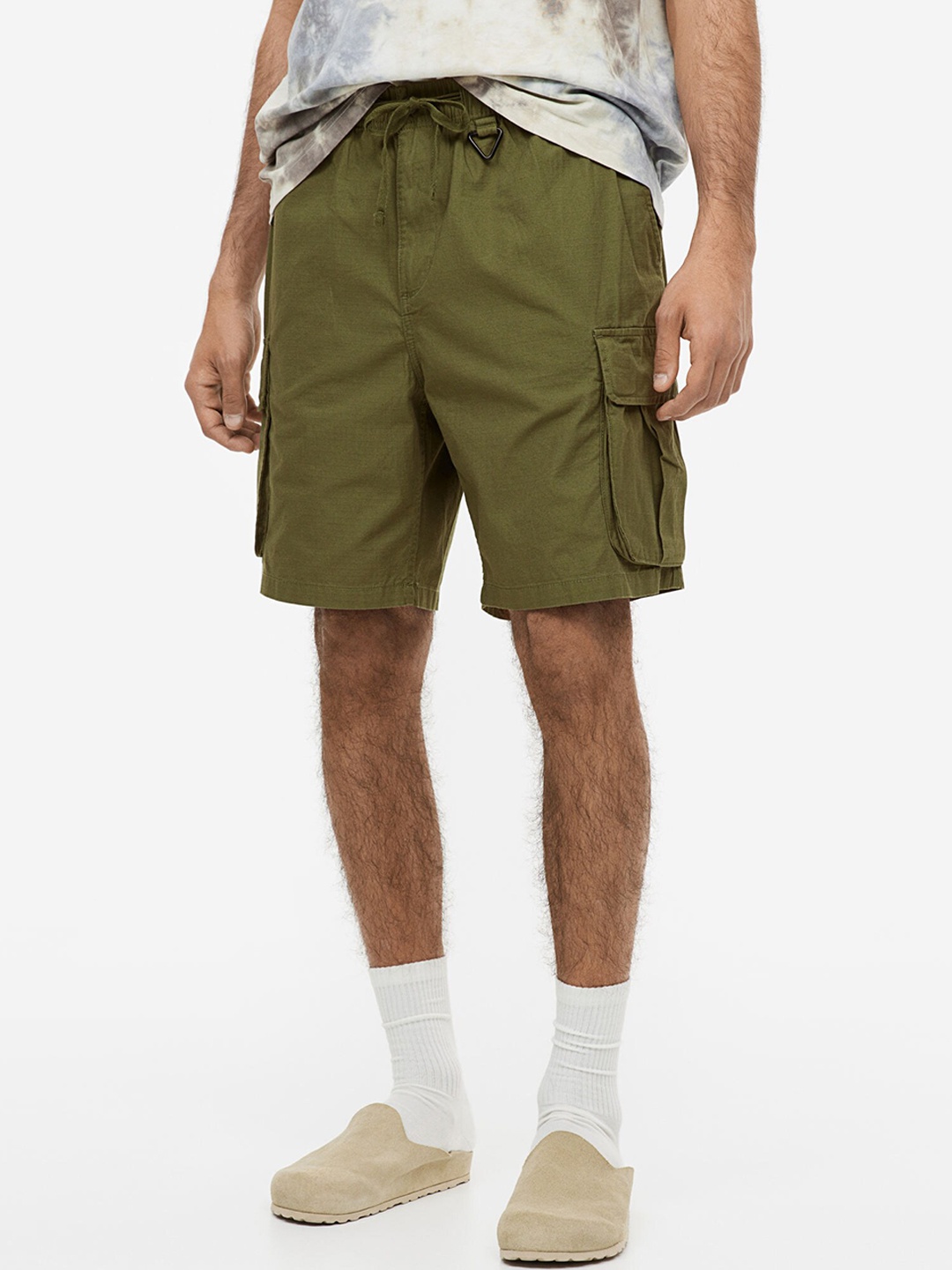 

H&M Men Relaxed Fit Ripstop Cargo Shorts, Green