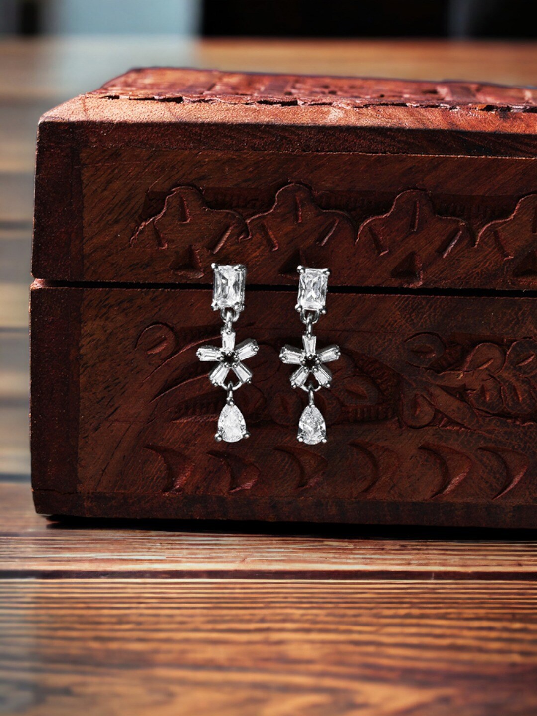 

DressBerry Silver-Plated Teardrop Shaped Drop Earrings