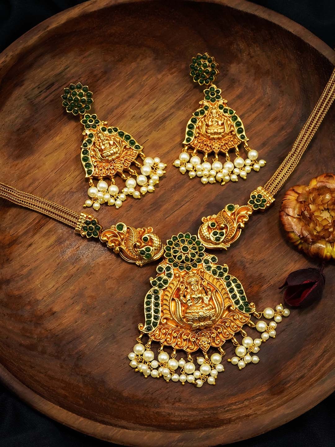 

GRIIHAM Gold-Plated Stone Studded & Beaded Jewellery Set