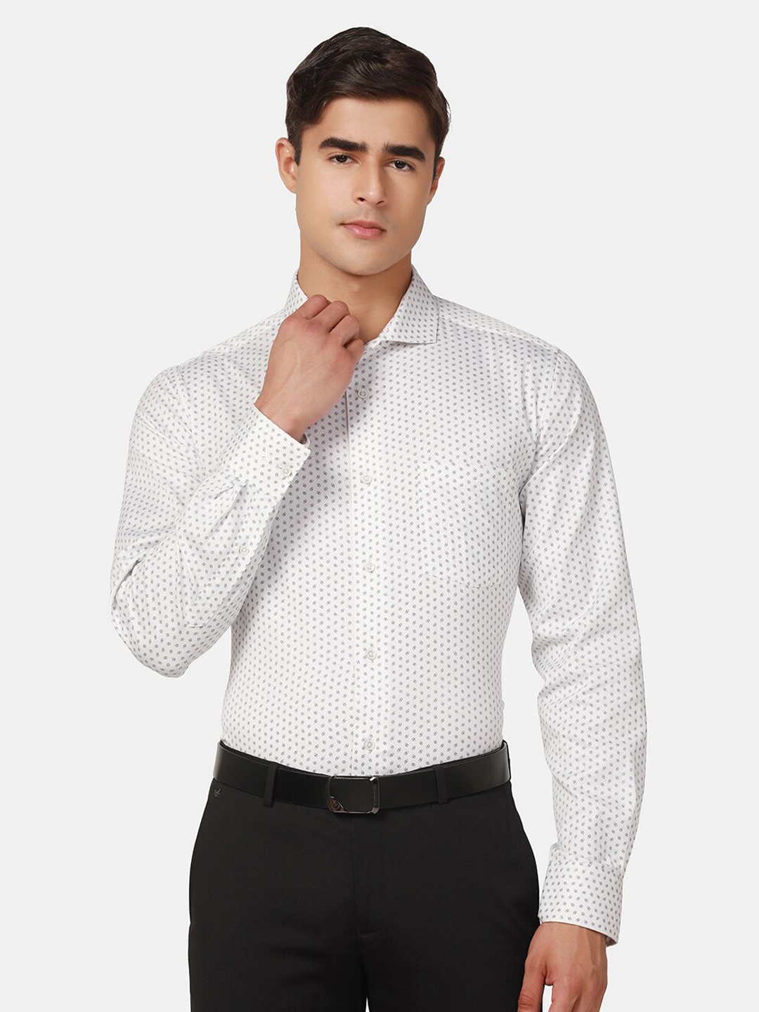 

Blackberrys Men India Slim Fit Temp Tech Formal Shirt, White