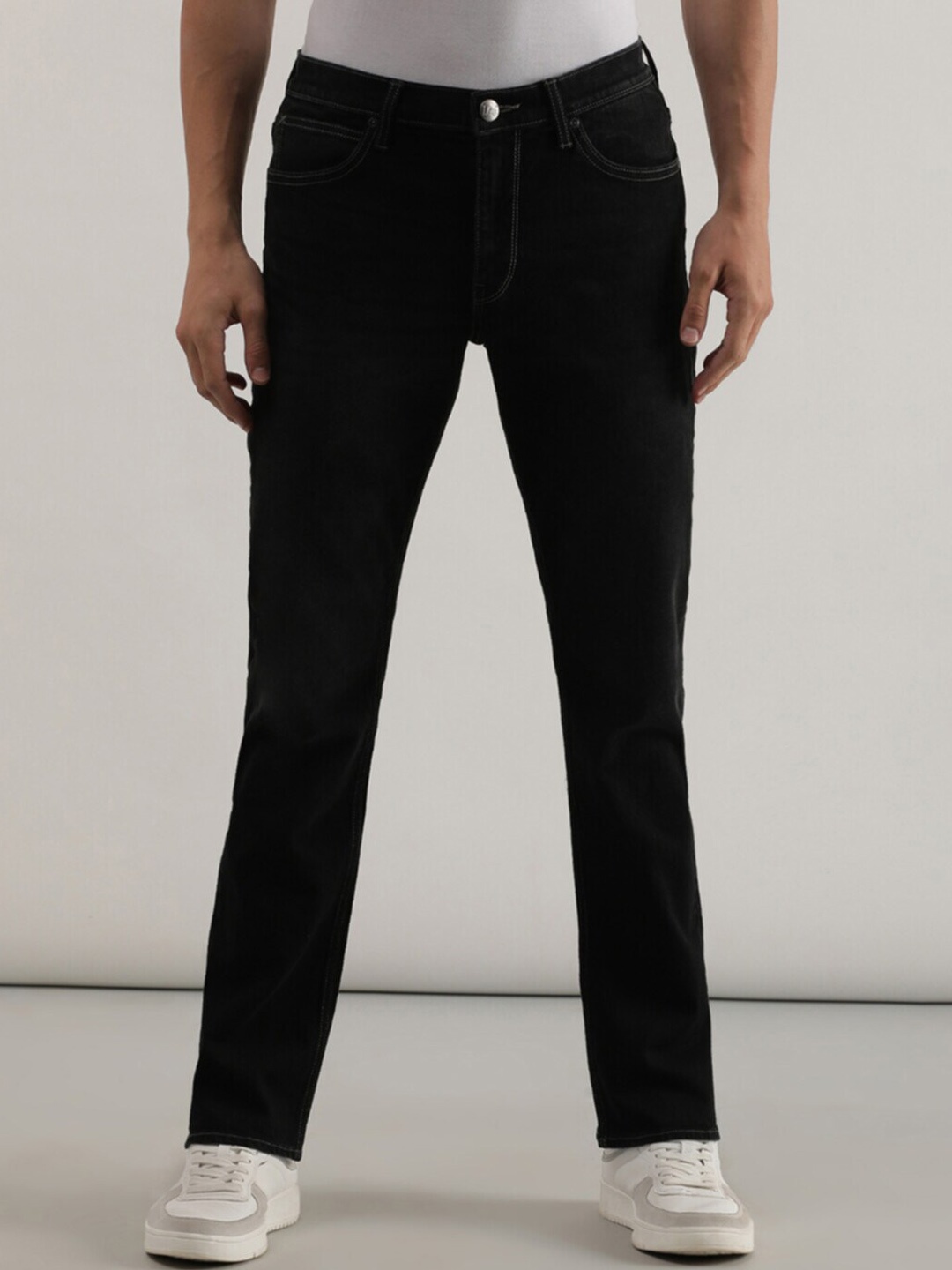 

Lee Men Rodeo Clean Look Stretchable Jeans, Black