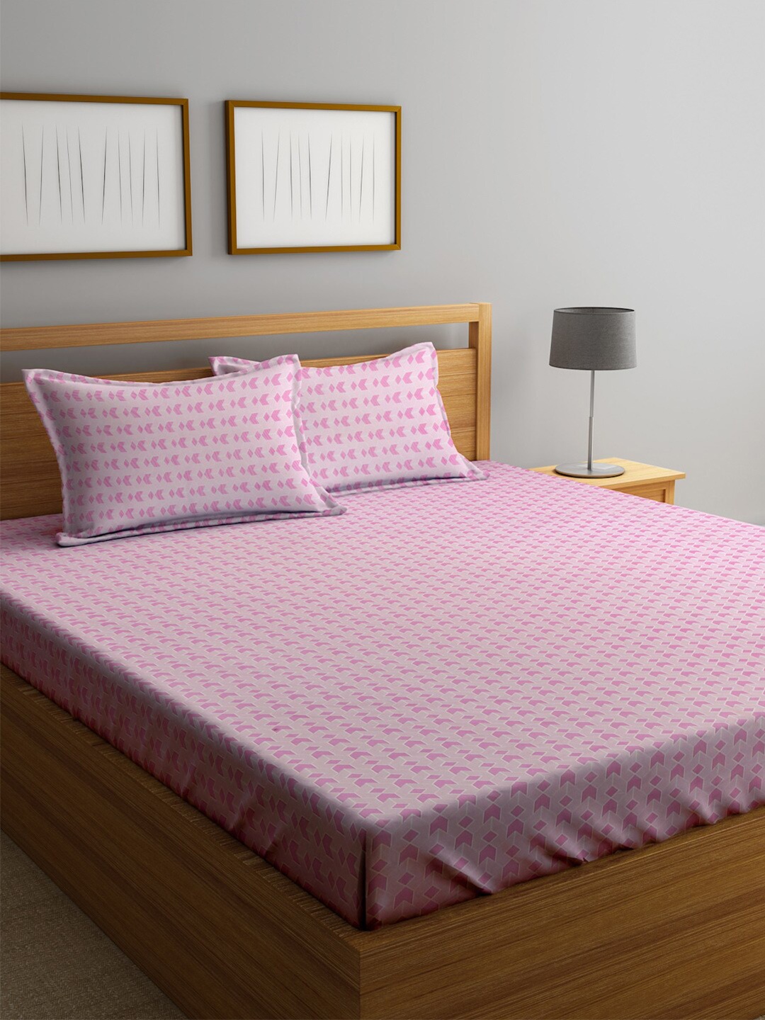 

KLOTTHE Pink & White Printed 300TC Fitted Double King Bedsheet With 2 Pillow Covers