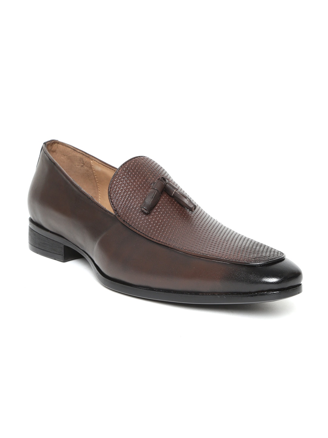 

San Frissco Luxor Men Brown Textured Leather Tasselled Loafers