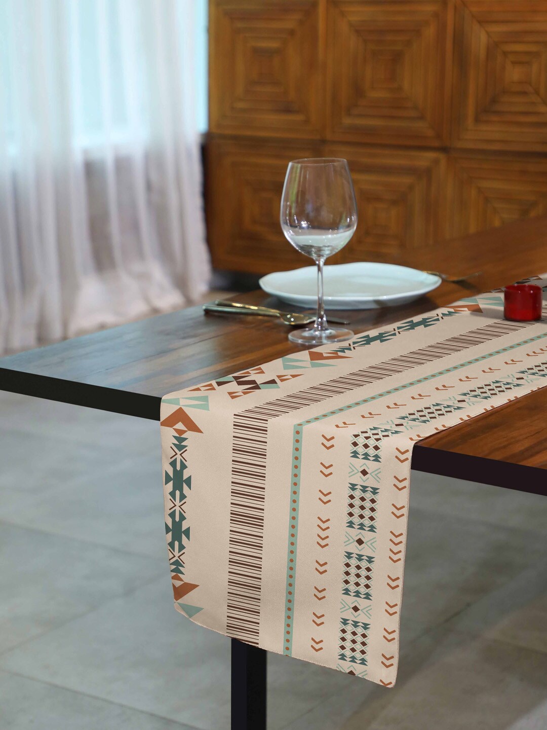 

SPACES Beige & Brown 5 Pieces Geometric Printed Reversible Table Runner & Table Placemats