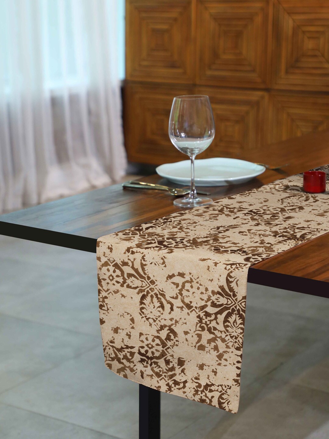 

SPACES Beige & Brown 4 Seater 1PC Reversible Table Runner with 4 PC Tablemats