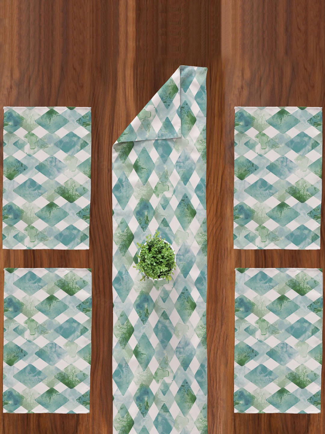 

SPACES White & Blue 5 Pieces Geometric Printed Reversible Table Runner & Table Placemats