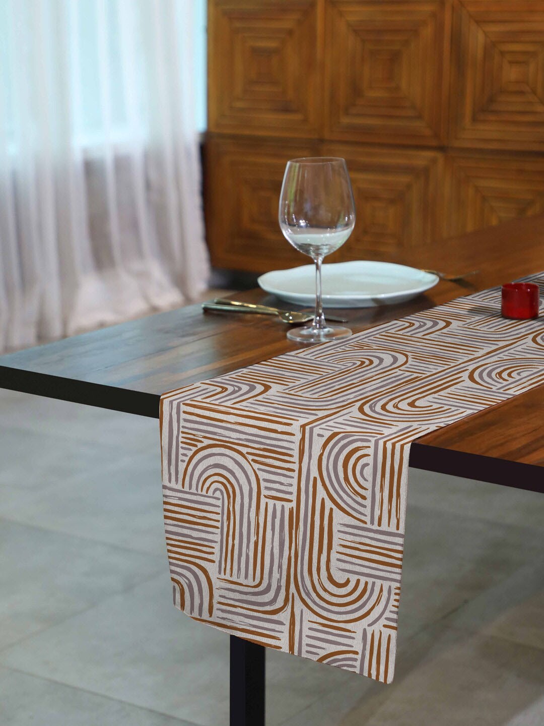 

SPACES Off-White & Rust Brown 5 Pcs Printed Reversible Table Runner & Table Placemats