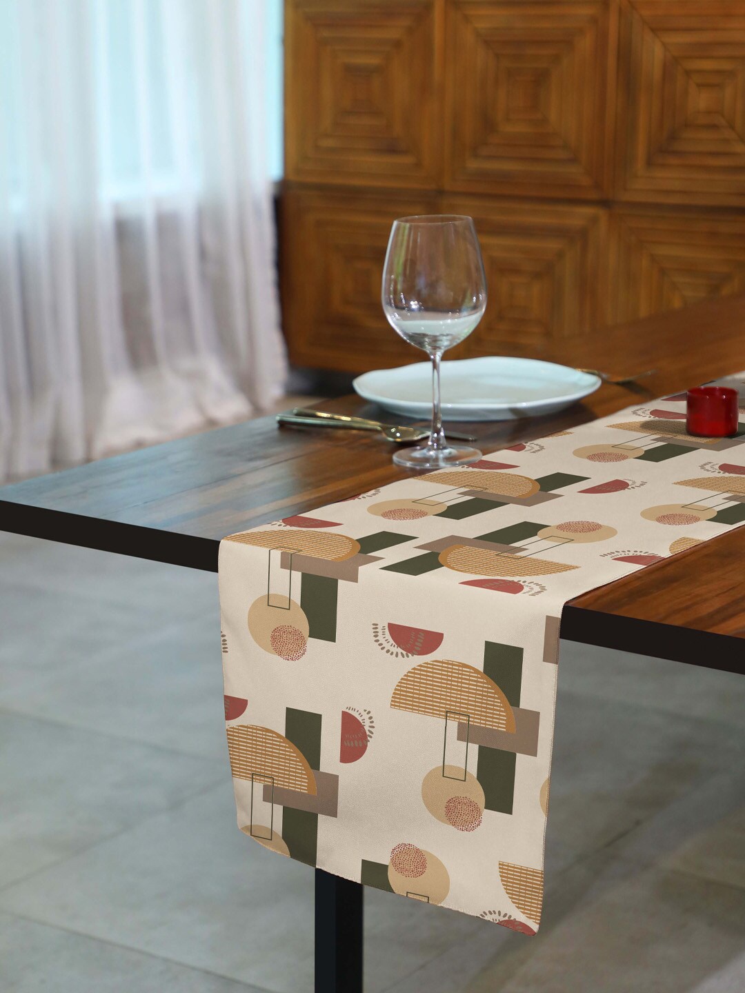 

SPACES Rust Brown & Beige 5 Pcs Geometric Reversible Table Runner & Table Placemats