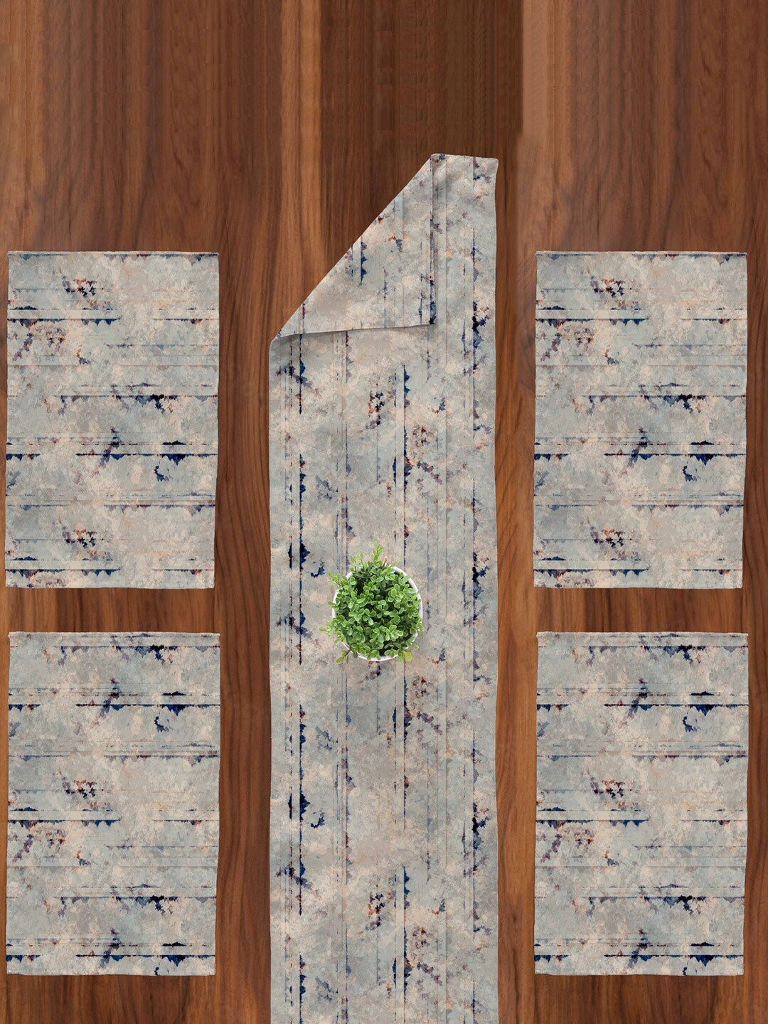 

SPACES 5 Pieces Blue Spilled Beauty Printed Table Runner & Placemats
