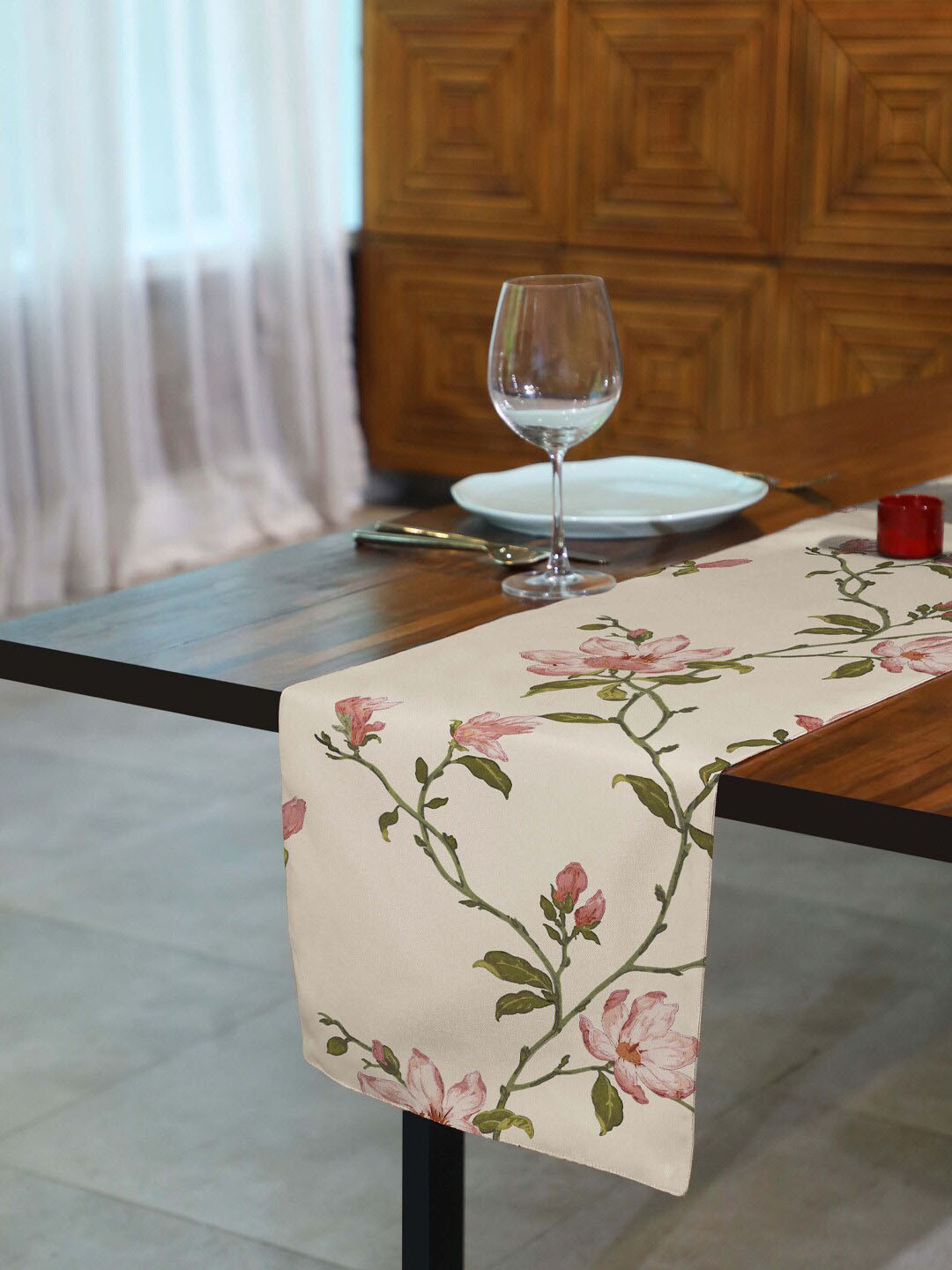 

SPACES Cream & Green 5 Pcs Ethnic Motifs Reversible Table Runner & Table Placements