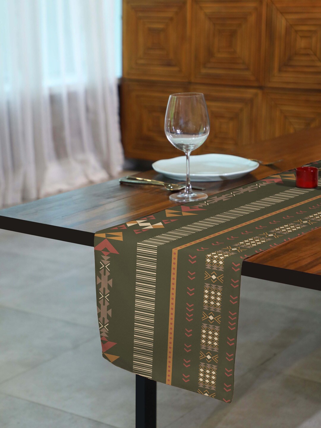 

SPACES 5 Pieces Khaki-Coloured Turkish Tribal Printed Table Runner & Placemats