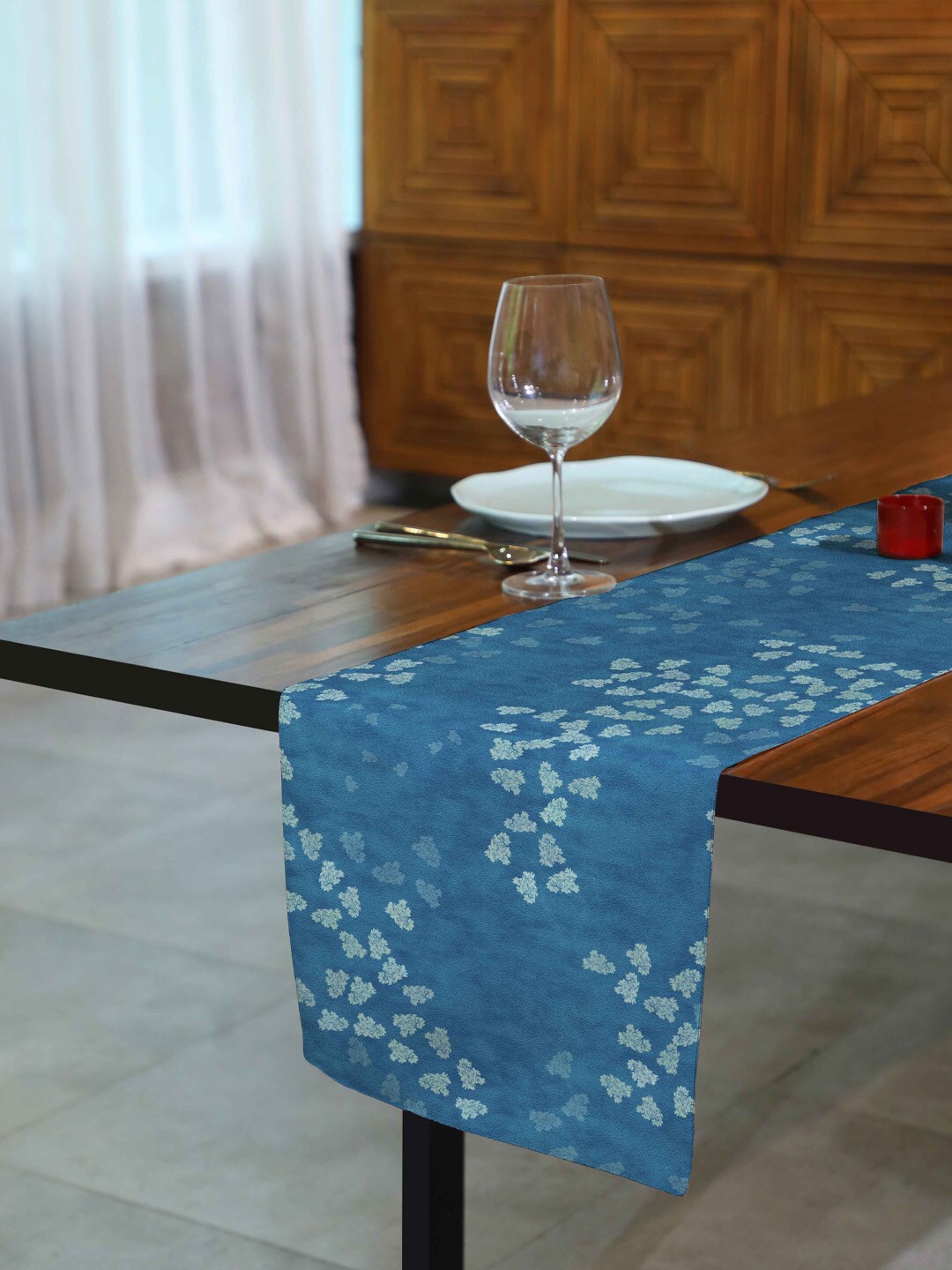 

SPACES 5 PC Blue 4 Seater Reversible Table Runner & Placemats