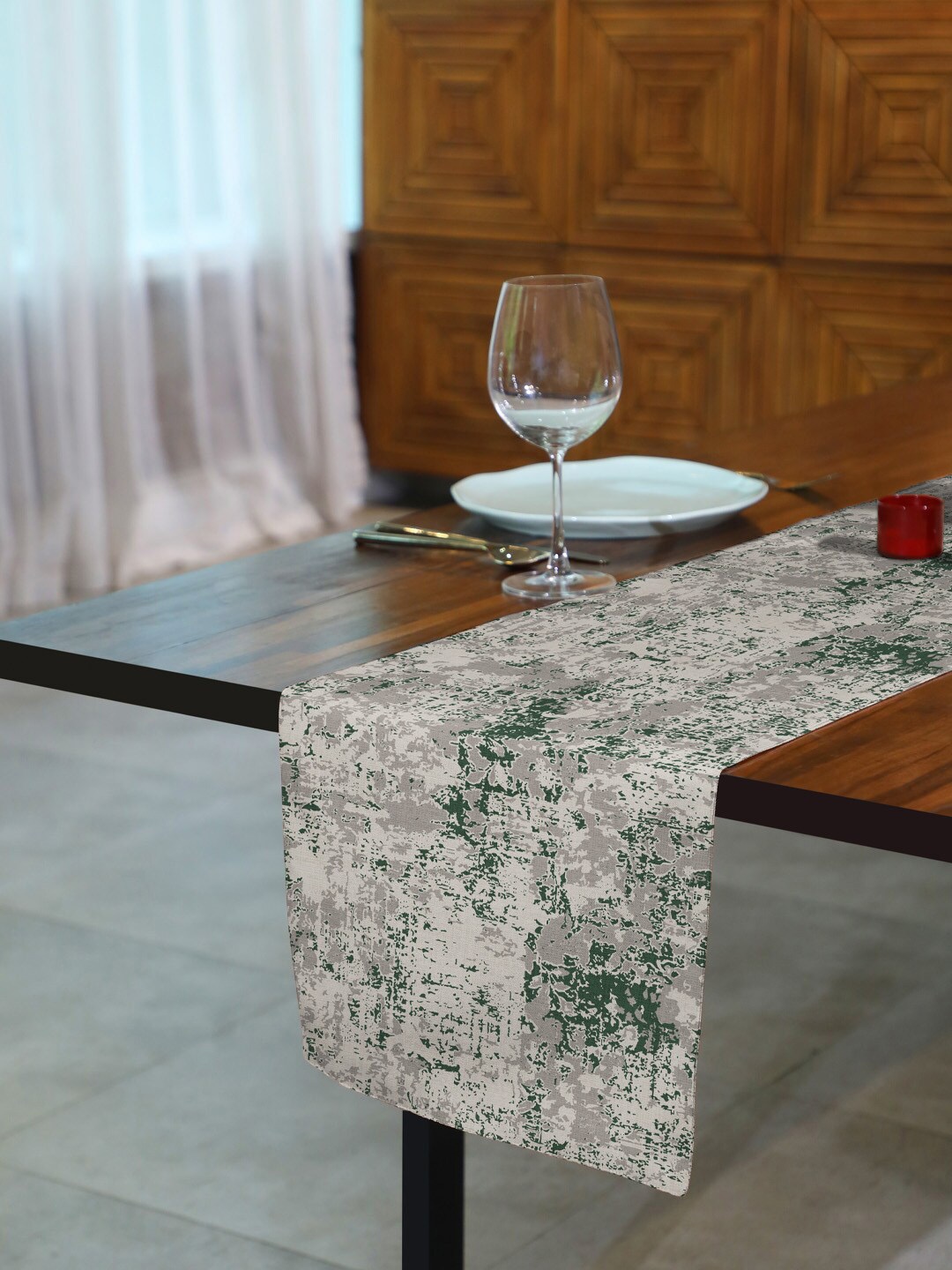 

SPACES Grey & Green 5 Pcs Abstract Reversible Table Runner & Table Placements