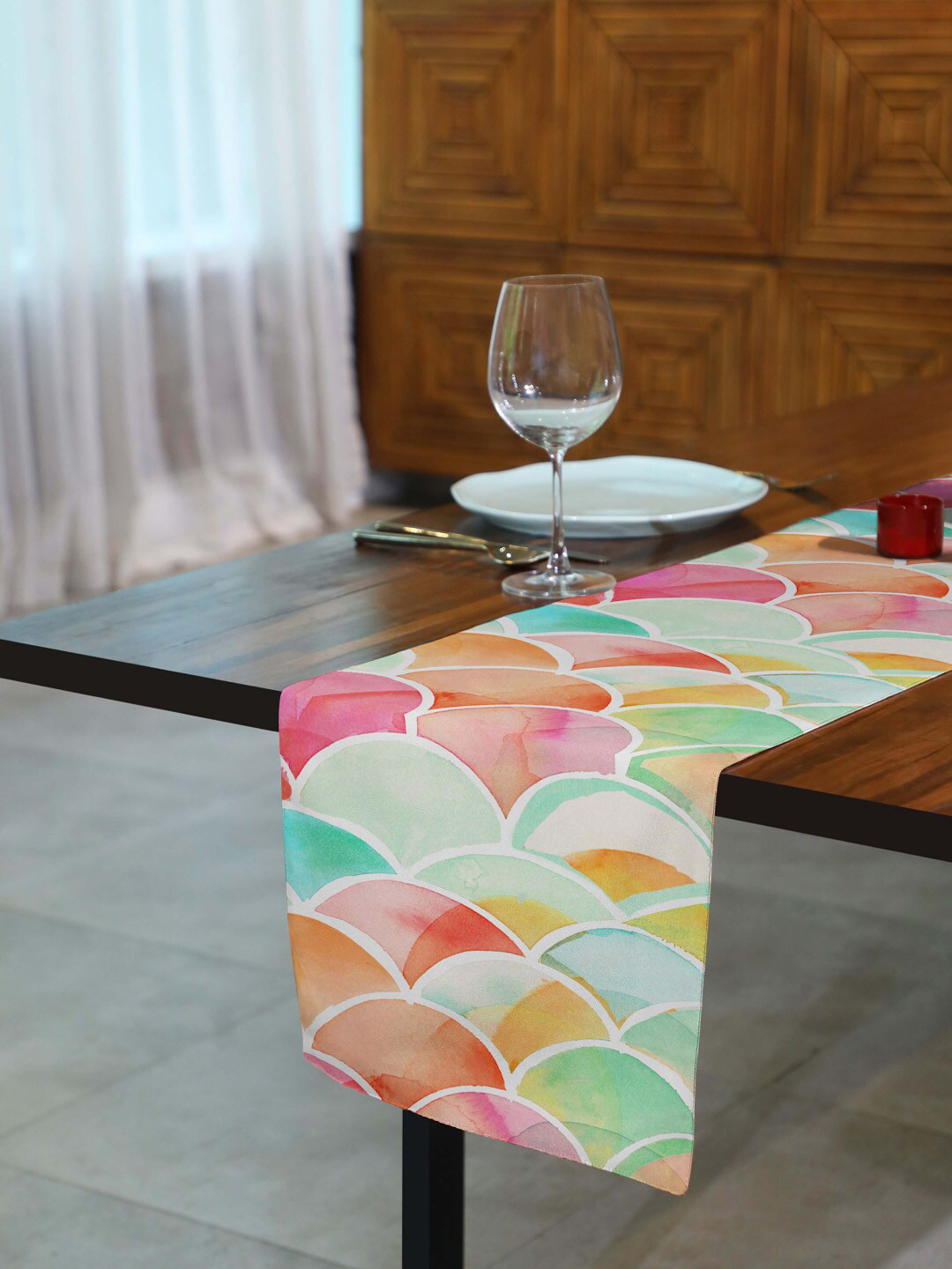 

SPACES 5 Pieces Pink & Green Vibrant Dreams Printed Table Runner & Placemats