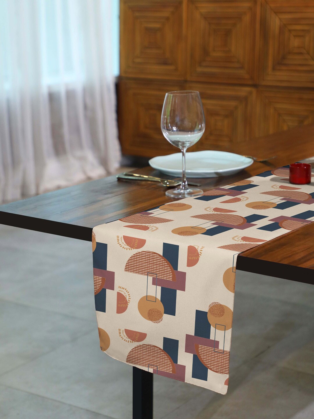 

SPACES 5 Pieces Cream Vintage scale Printed Table Runner & Placemats