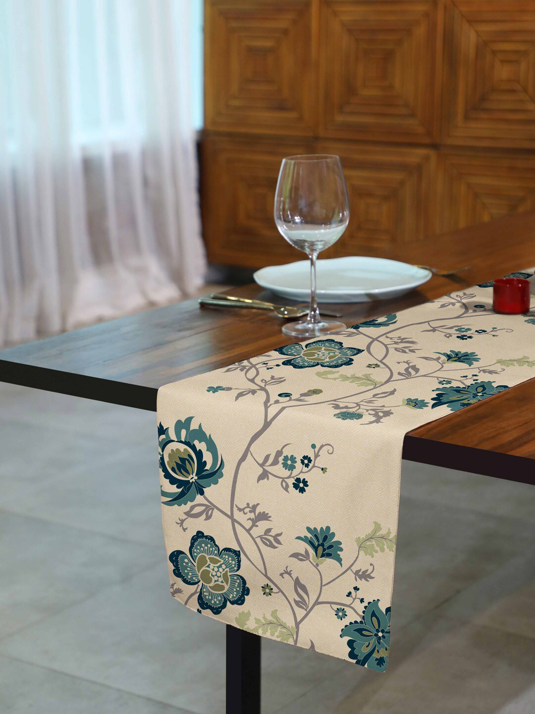 

SPACES Blossom Trails Beige Floral Printed Matt Finish Table Runner & 4 Placemats