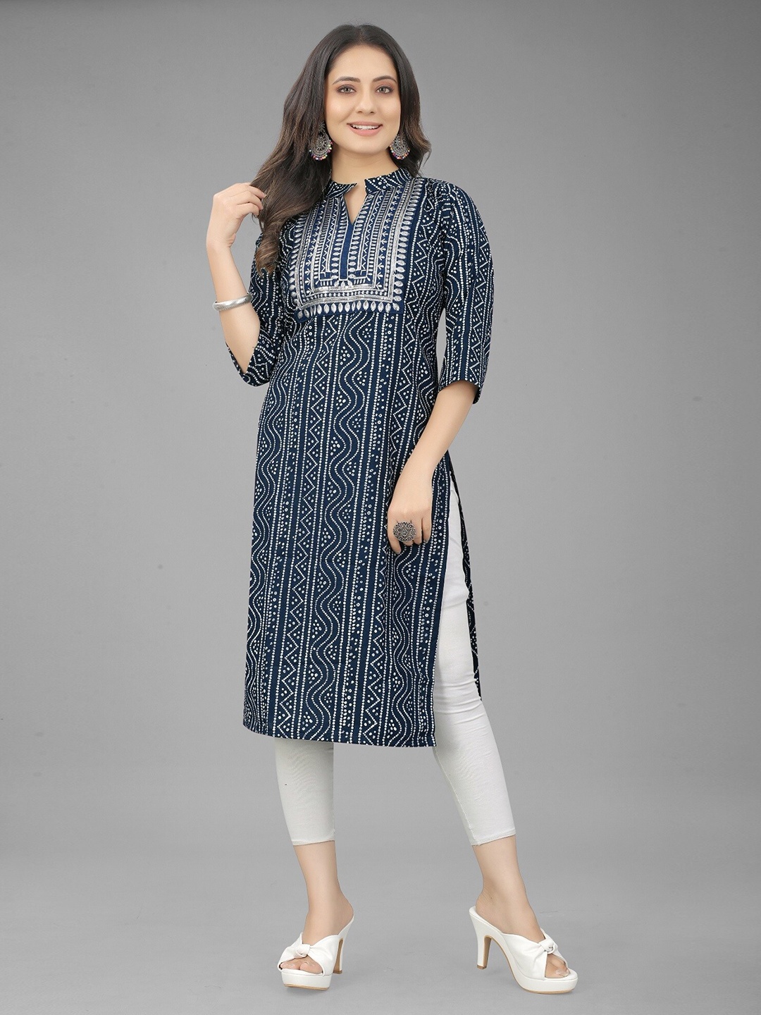 

APNISHA Navy Blue & White Bandhani Printed Thread Work Sequined Kurta