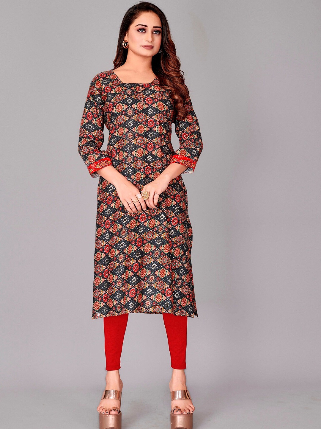 

APNISHA Floral Printed Straight Kurta, Maroon
