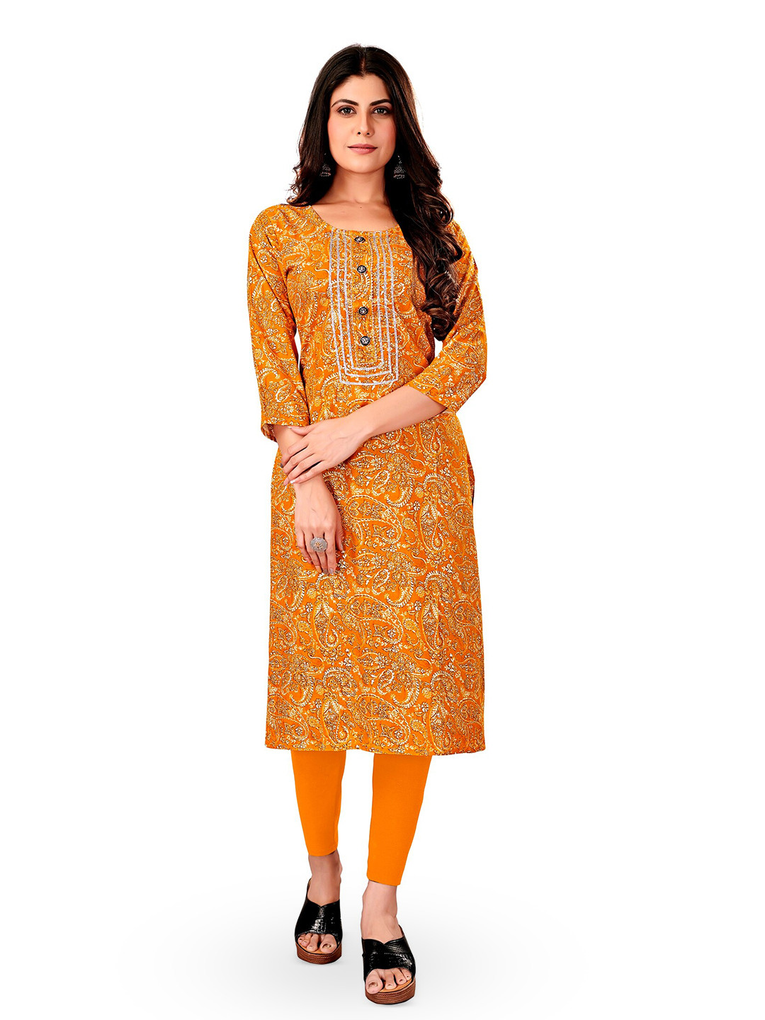 

APNISHA Ethnic Motifs Printed Gotta Patti Straight Kurta, Orange
