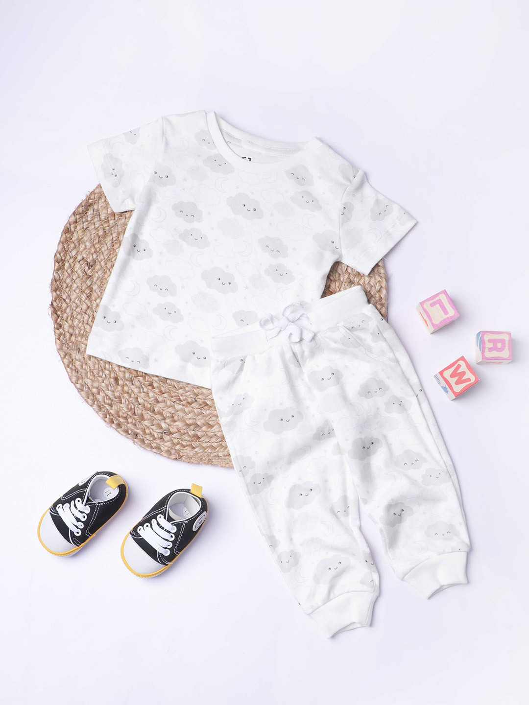 

Gini and Jony Infant Boys Printed Pure Cotton T-shirt with Pyjamas, White