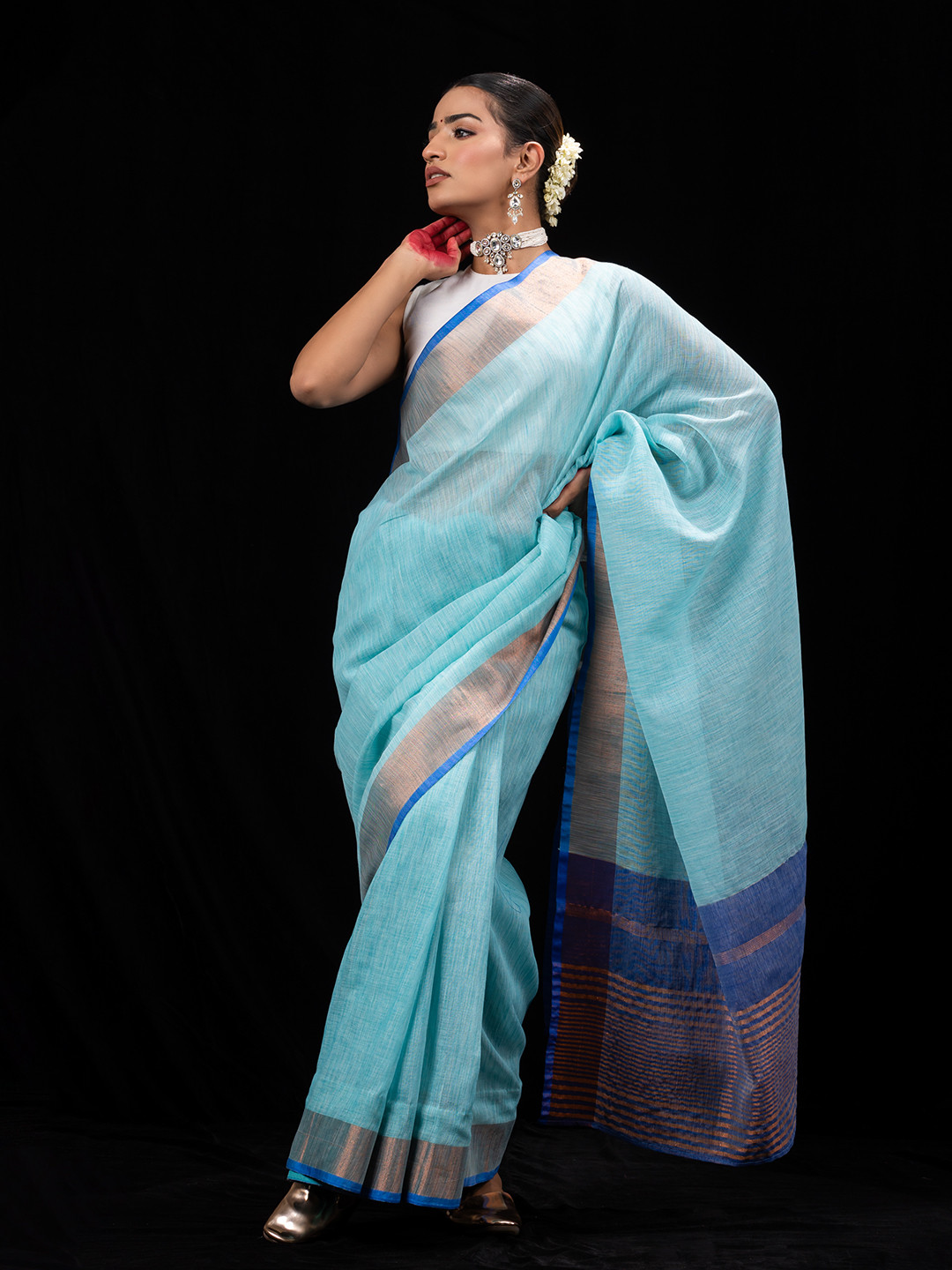 

Triyah Zari Bordered Saree, Blue