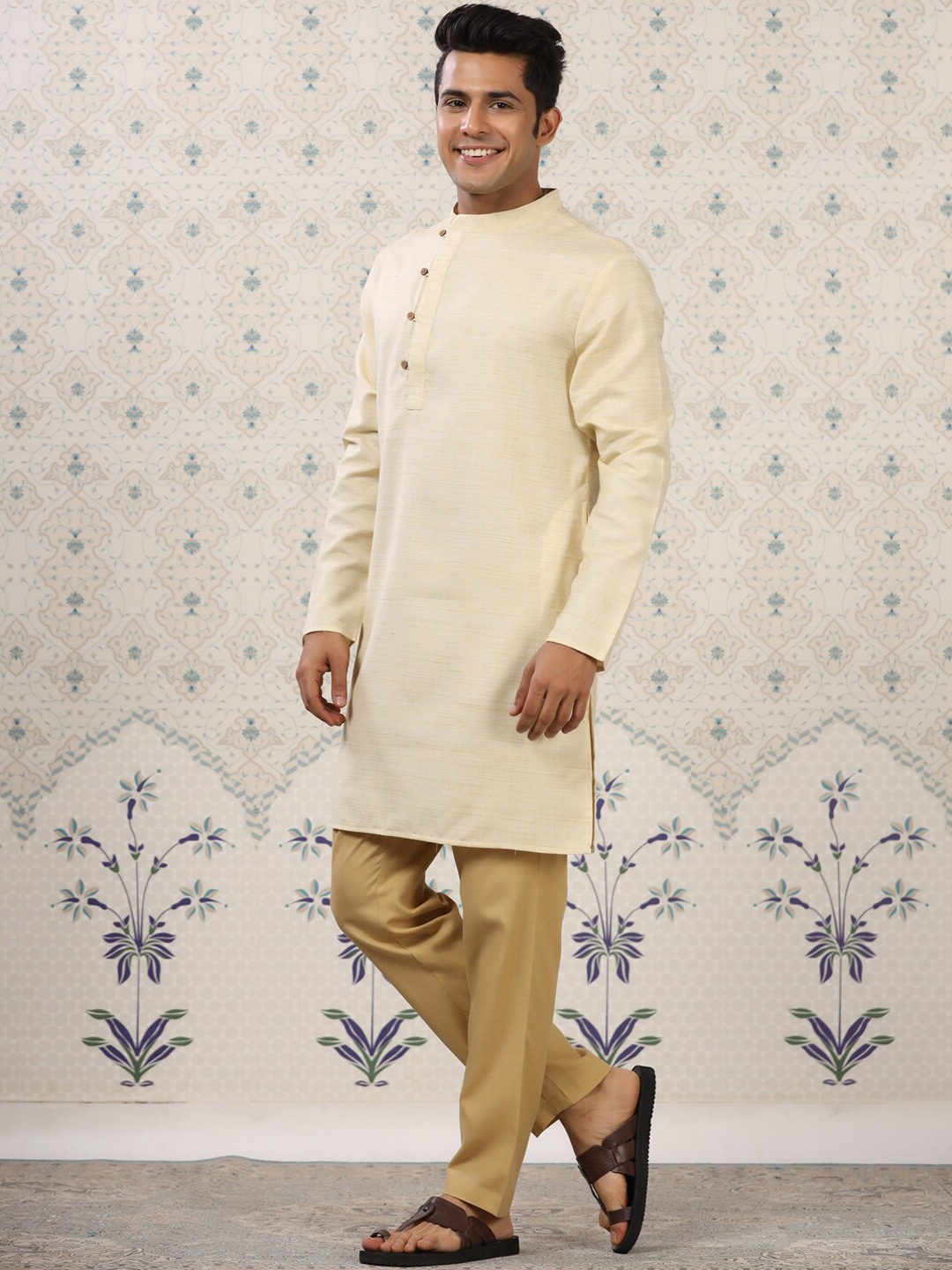 

Ode by House of Pataudi Yellow & Beige Mandarin Collar Straight Kurta with Pyjamas